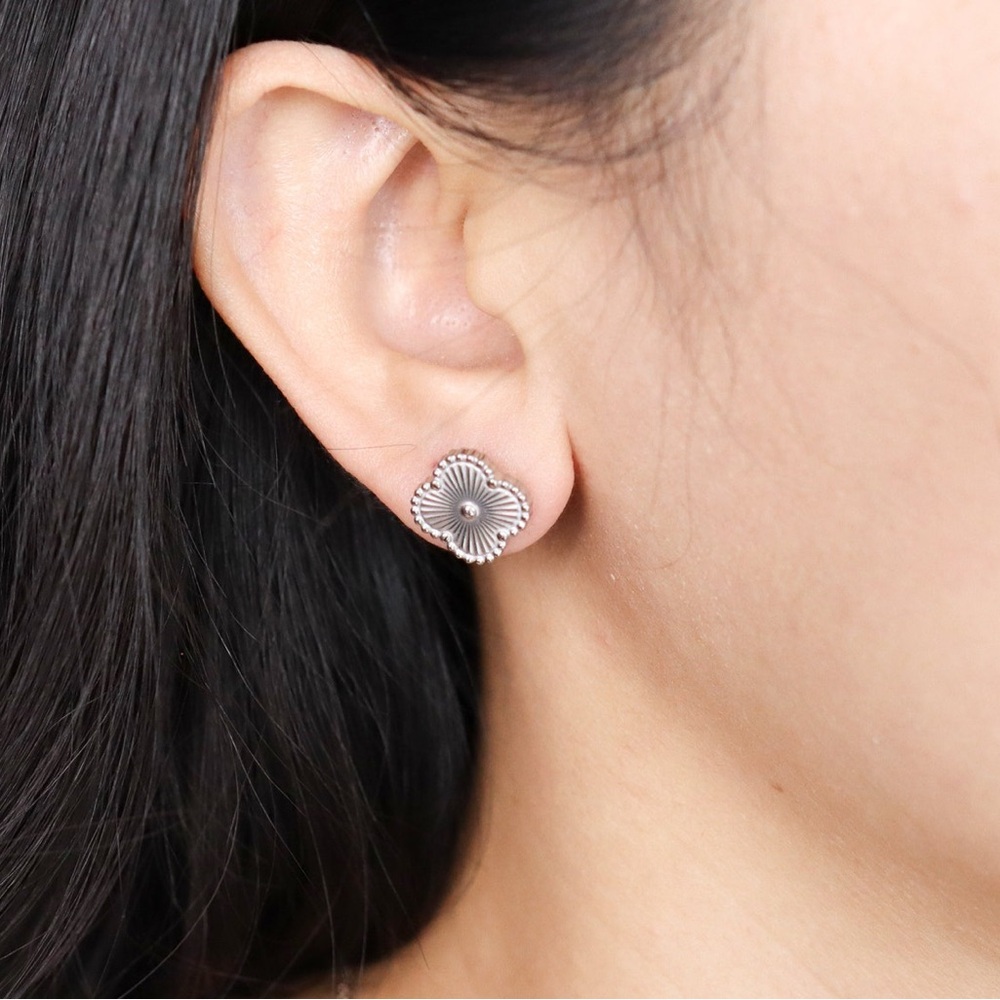Titanium Stainless Steel Clover Stud Earrings - Picture 4 of 4